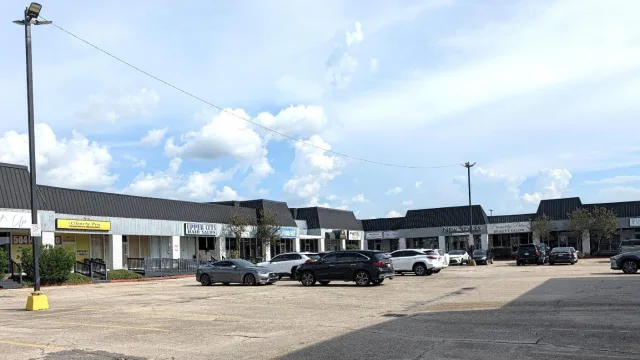 1525 Suite 23-24 Lapalco blvd, Harvey